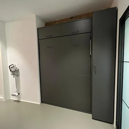 Apartament One Bedroom, Bed, Sofa Bed, Home-office, Modern, Quiet, Fully Equipped, Powerful Ac, 300 Mbps Fibre, Washer And Dryer