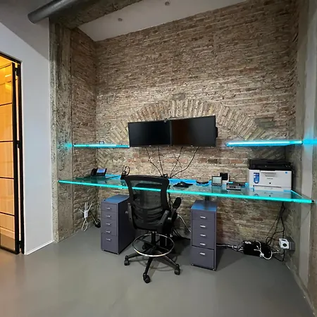 Apartament One Bedroom, Bed, Sofa Bed, Home-office, Modern, Quiet, Fully Equipped, Powerful Ac, 300 Mbps Fibre, Washer And Dryer