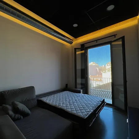 Apartment One Bedroom, Bed, Sofa Bed, Home-office, Modern, Quiet, Fully Equipped, Powerful Ac, 300 Mbps Fibre, Washer And Dryer