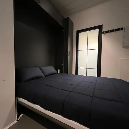 Apartament One Bedroom, Bed, Sofa Bed, Home-office, Modern, Quiet, Fully Equipped, Powerful Ac, 300 Mbps Fibre, Washer And Dryer *