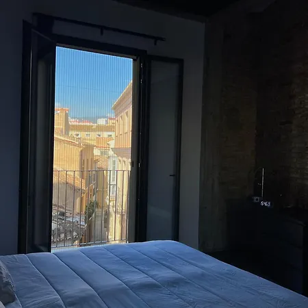 Apartament One Bedroom, Bed, Sofa Bed, Home-office, Modern, Quiet, Fully Equipped, Powerful Ac, 300 Mbps Fibre, Washer And Dryer