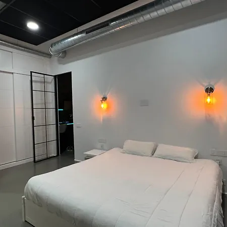 Apartament One Bedroom, Bed, Sofa Bed, Home-office, Modern, Quiet, Fully Equipped, Powerful Ac, 300 Mbps Fibre, Washer And Dryer *