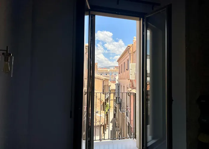 One Bedroom, Bed, Sofa Bed, Home-office, Modern, Quiet, Fully Equipped, Powerful Ac, 300 Mbps Fibre, Washer And Dryer Apartment *