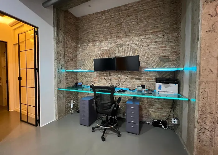 Apartment One Bedroom, Bed, Sofa Bed, Home-office, Modern, Quiet, Fully Equipped, Powerful Ac, 300 Mbps Fibre, Washer And Dryer