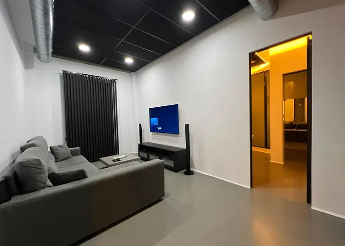 One Bedroom, Bed, Sofa Bed, Home-office, Modern, Quiet, Fully Equipped, Powerful Ac, 300 Mbps Fibre, Washer And Dryer *