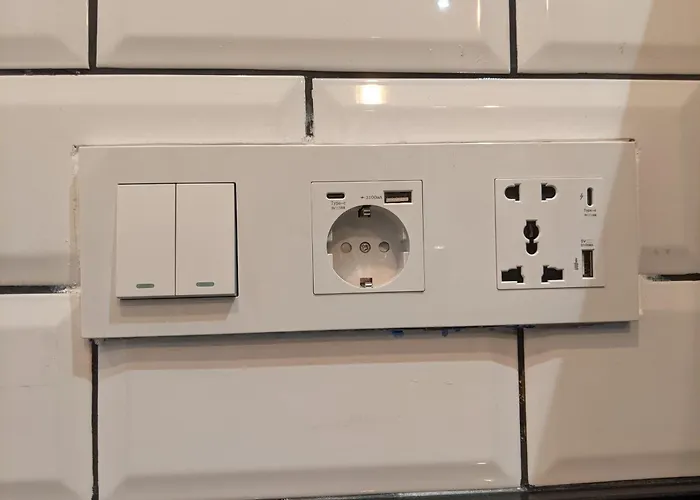 One Bedroom, Bed, Sofa Bed, Home-office, Modern, Quiet, Fully Equipped, Powerful Ac, 300 Mbps Fibre, Washer And Dryer Apartment Malaga