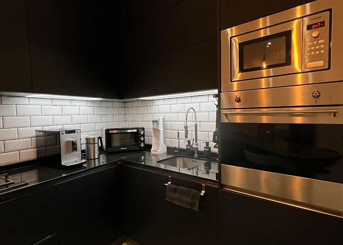Apartment One Bedroom, Bed, Sofa Bed, Home-office, Modern, Quiet, Fully Equipped, Powerful Ac, 300 Mbps Fibre, Washer And Dryer