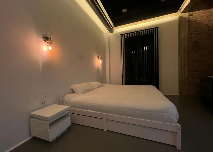 One Bedroom, Bed, Sofa Bed, Home-office, Modern, Quiet, Fully Equipped, Powerful Ac, 300 Mbps Fibre, Washer And Dryer *