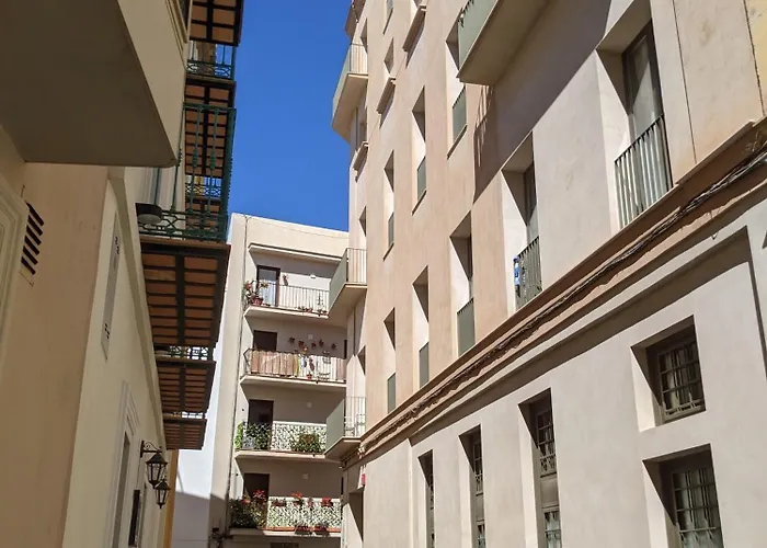 One Bedroom, Bed, Sofa Bed, Home-office, Modern, Quiet, Fully Equipped, Powerful Ac, 300 Mbps Fibre, Washer And Dryer Malaga