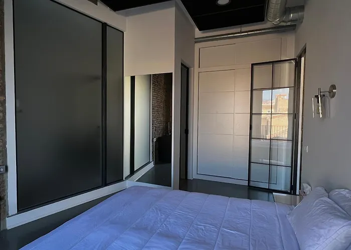 One Bedroom, Bed, Sofa Bed, Home-office, Modern, Quiet, Fully Equipped, Powerful Ac, 300 Mbps Fibre, Washer And Dryer Apartment
