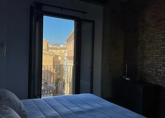 Apartment One Bedroom, Bed, Sofa Bed, Home-office, Modern, Quiet, Fully Equipped, Powerful Ac, 300 Mbps Fibre, Washer And Dryer