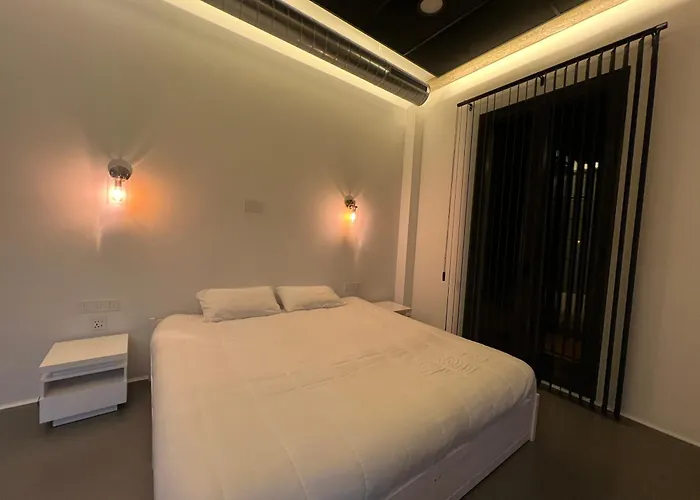 Apartment One Bedroom, Bed, Sofa Bed, Home-office, Modern, Quiet, Fully Equipped, Powerful Ac, 300 Mbps Fibre, Washer And Dryer