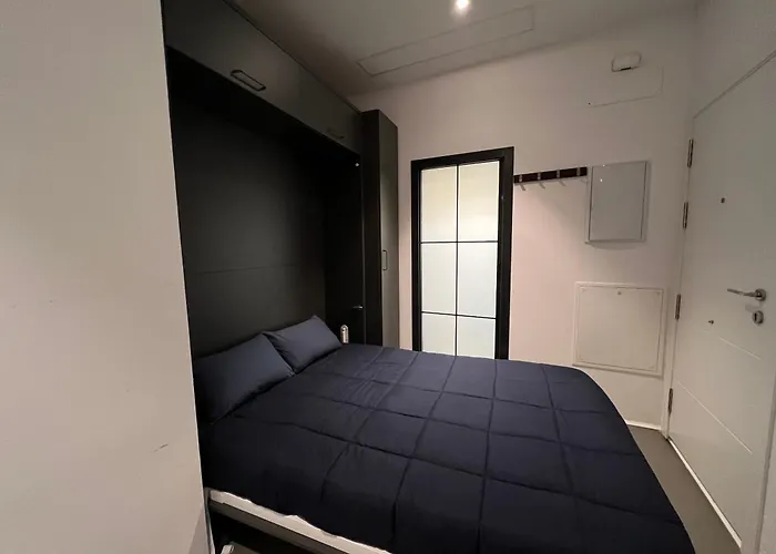 Apartment One Bedroom, Bed, Sofa Bed, Home-office, Modern, Quiet, Fully Equipped, Powerful Ac, 300 Mbps Fibre, Washer And Dryer Malaga