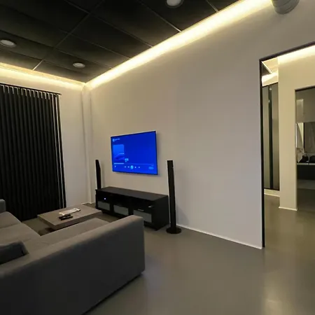 One Bedroom, Bed, Sofa Bed, Home-office, Modern, Quiet, Fully Equipped, Powerful Ac, 300 Mbps Fibre, Washer And Dryer Apartment *