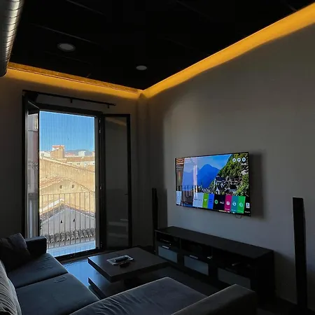 One Bedroom, Bed, Sofa Bed, Home-office, Modern, Quiet, Fully Equipped, Powerful Ac, 300 Mbps Fibre, Washer And Dryer
