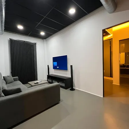 One Bedroom, Bed, Sofa Bed, Home-office, Modern, Quiet, Fully Equipped, Powerful Ac, 300 Mbps Fibre, Washer And Dryer *