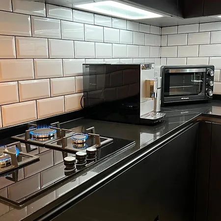 One Bedroom, Bed, Sofa Bed, Home-office, Modern, Quiet, Fully Equipped, Powerful Ac, 300 Mbps Fibre, Washer And Dryer Malaga