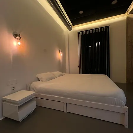 One Bedroom, Bed, Sofa Bed, Home-office, Modern, Quiet, Fully Equipped, Powerful Ac, 300 Mbps Fibre, Washer And Dryer *